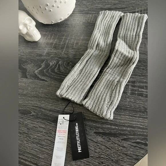 NEW PrettyLittleThing Soft Knit Cozy Ribbed Slouchy Stretchy Handwarmer OS Grey - Picture 2 of 16